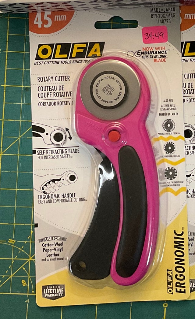 Olfa 45mm Ergonomic Rotary Cutter - Magenta